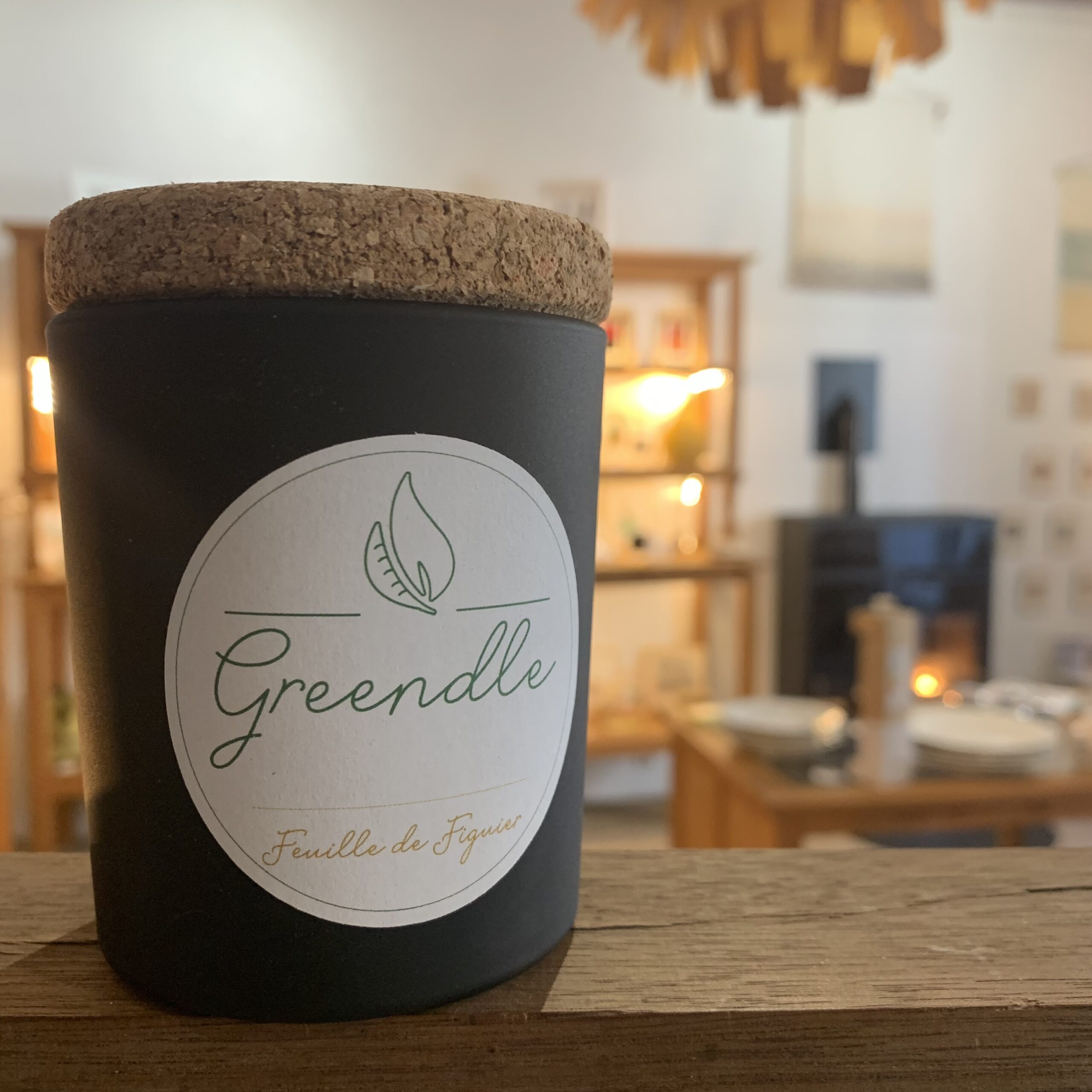 Bougie fabriquée en Bretagne senteur feuille de figuier