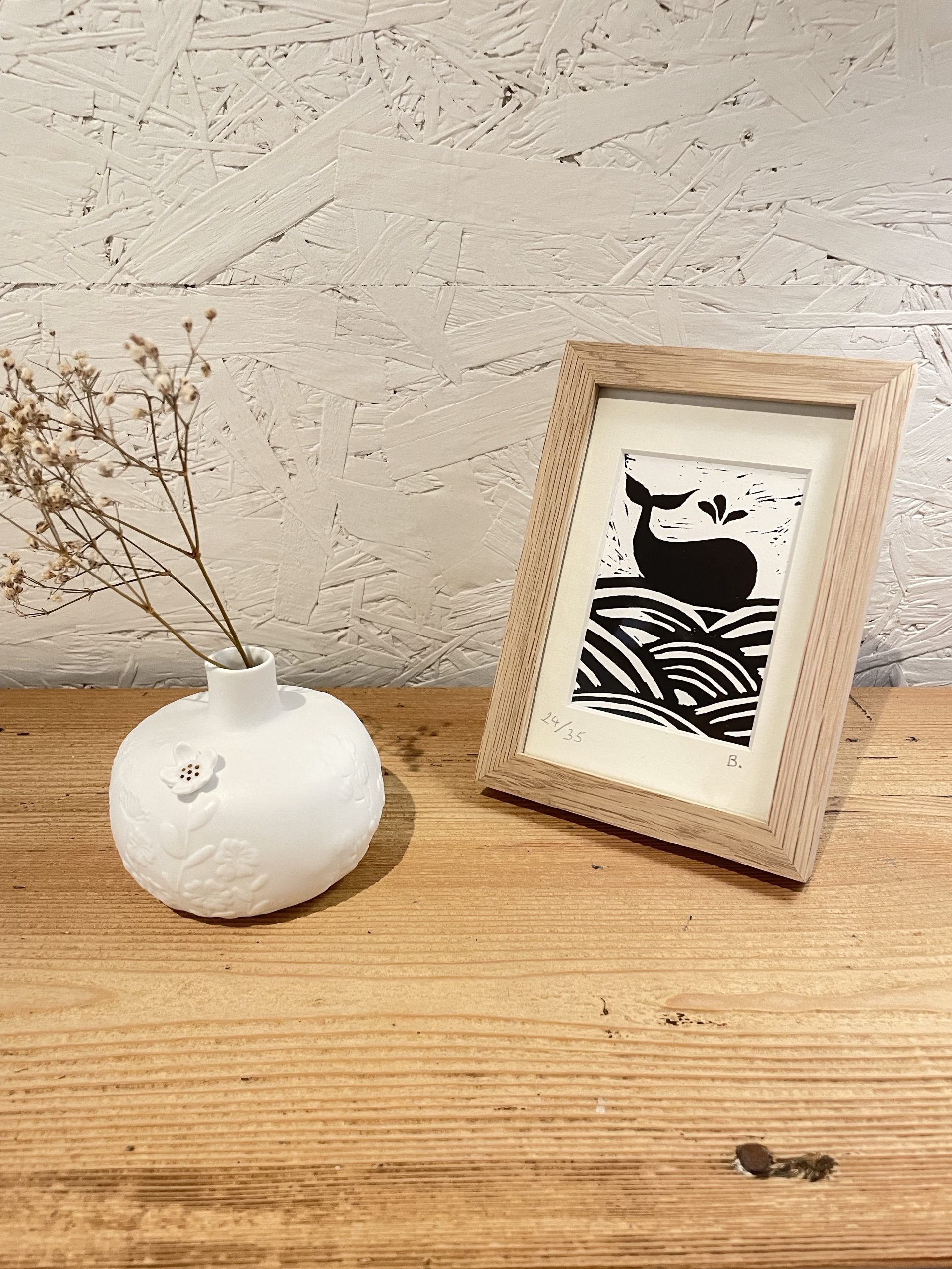 Une Linogravure, création artisanale, fabriqué à Pont-Aven Linogravure avec une baleine